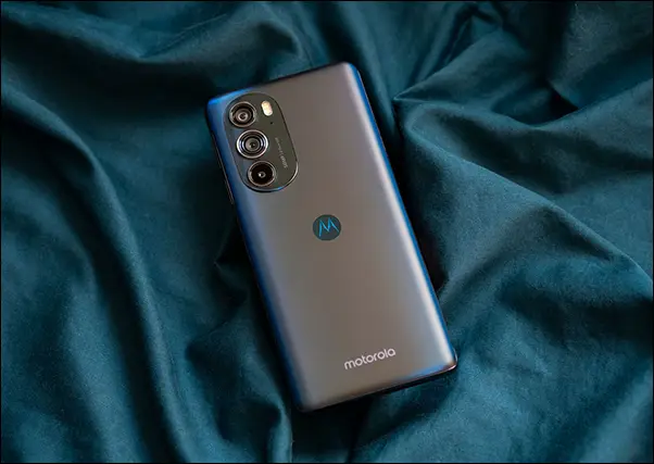 Motorola Edge 30 Pro, análisis: un bastión del software ligero y completo  en la gama alta - HTCMania